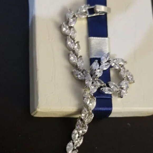 18k White Gold plated Swarovski Women's marquise bracelet - Picture 4 of 11